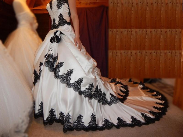 Embroidery White Dress - 빈티지 웨딩 드레스 고딕 흑백 신부
